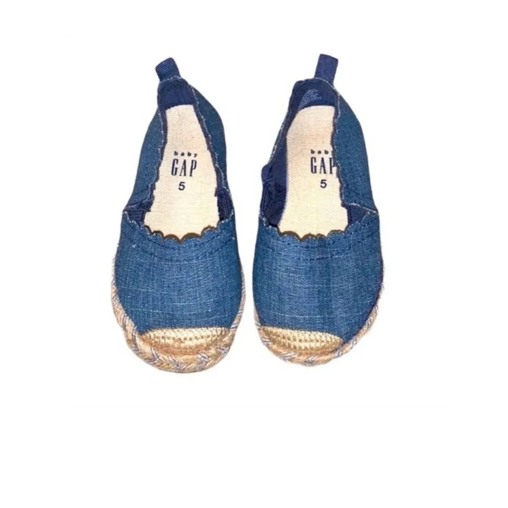 Gap kids shoes size 5